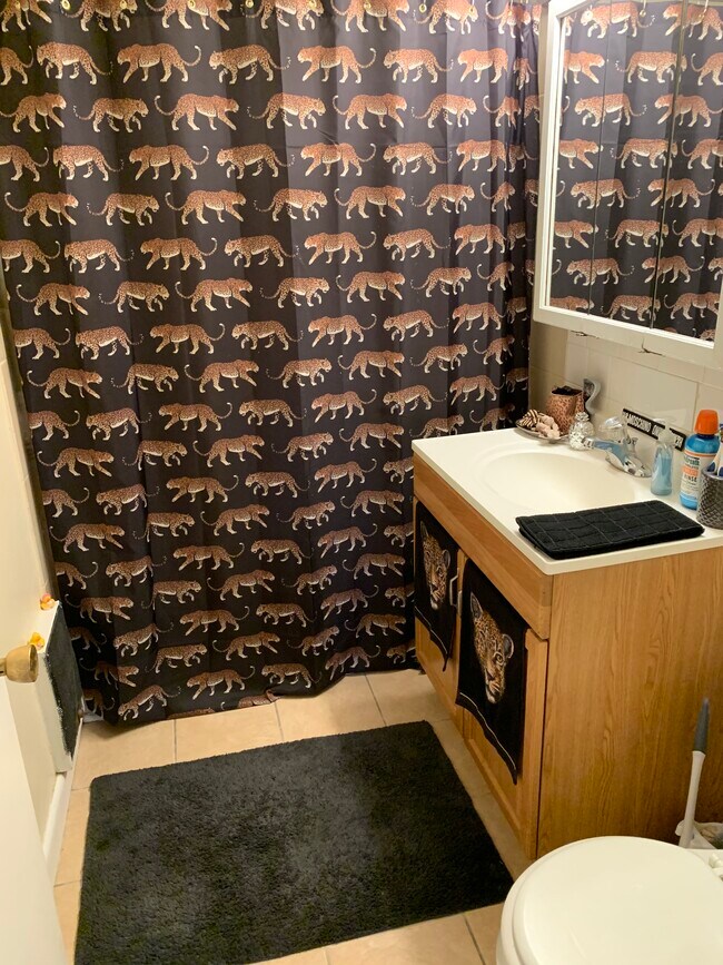 Bathroom - 7443 Washington St