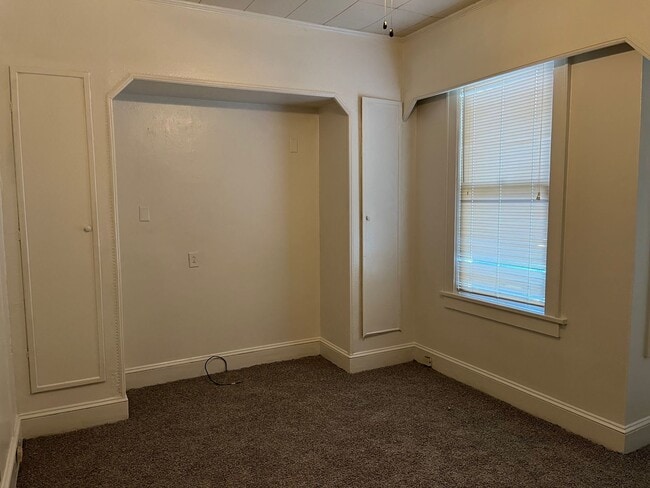 Building Photo - Broadmoor 2BR/2BA Duplex