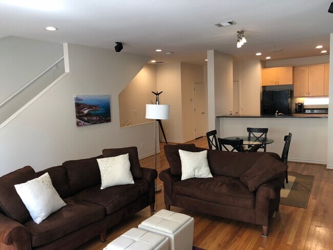 Living/dining Area - 3250 Cambrick St