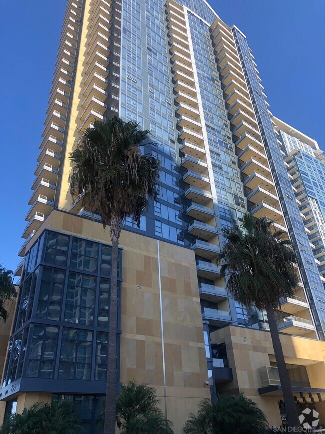 Building Photo - 1325 Pacific Hwy