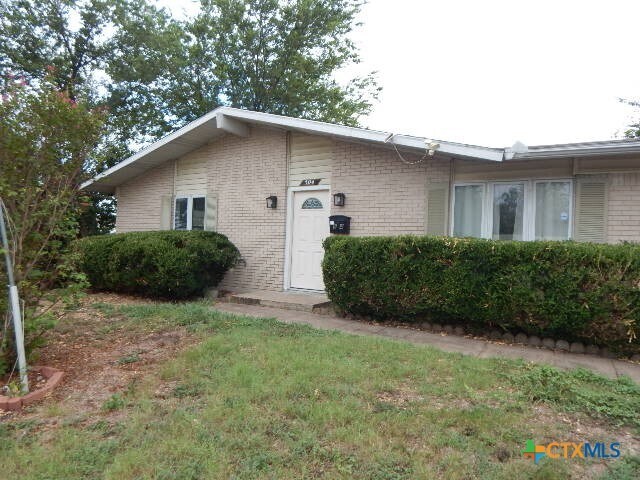 Primary Photo - 504 W Voelter Ave