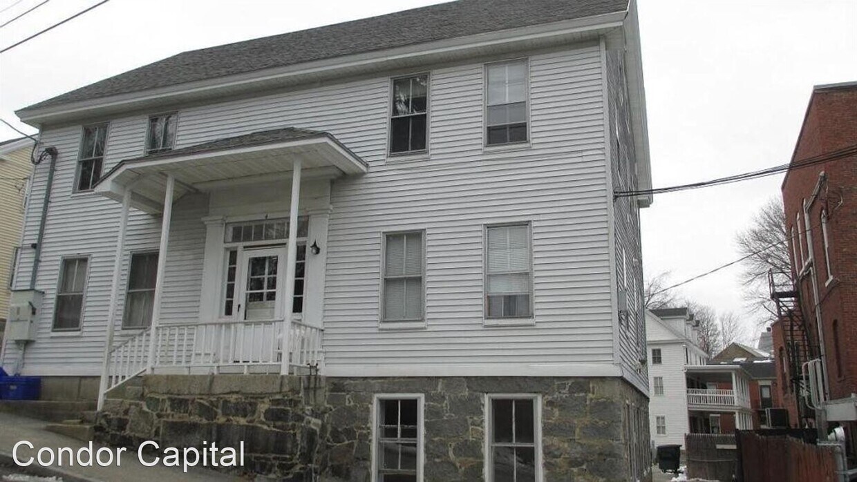 4 Chapel St, Newmarket, NH 03857 Room for Rent in Newmarket, NH