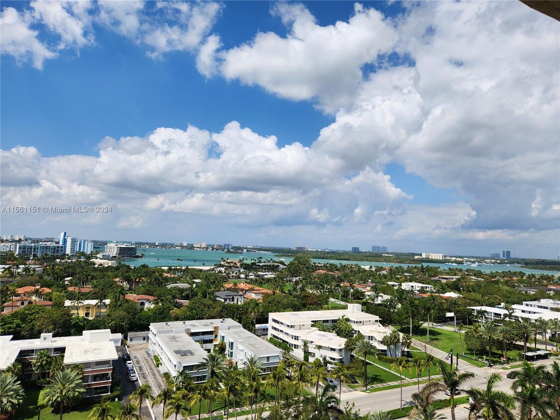Primary Photo - 10175 Collins Ave