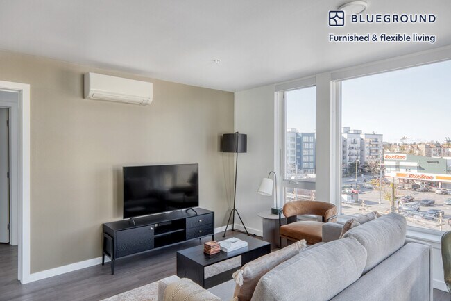 Foto del edificio - 2401 S Jackson St