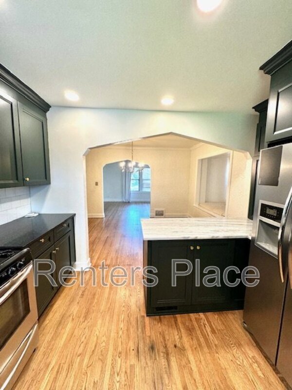Building Photo - 1531 S Gary Pl