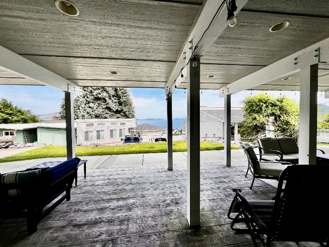 Building Photo - 50300 US-93