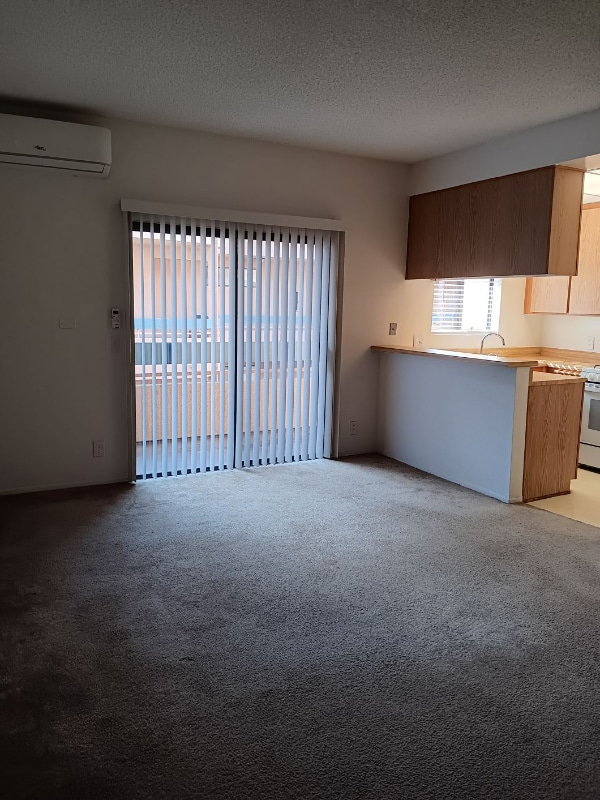 Building Photo - 10965 Fruitland Dr