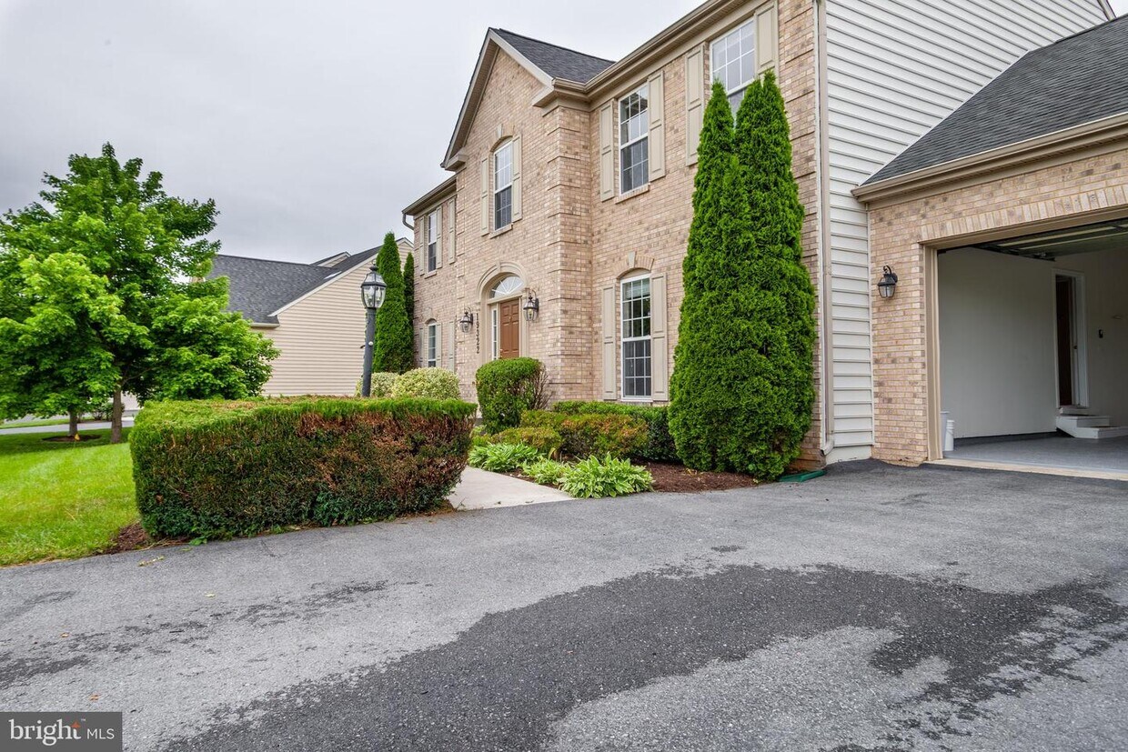 19322 Paradise Manor Dr, Hagerstown, MD 21742 House for Rent in
