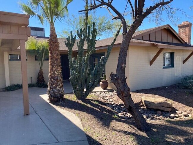 Building Photo - TOTAL BEAUTIFUL REMODEL INSIDE AND OUT! GO...