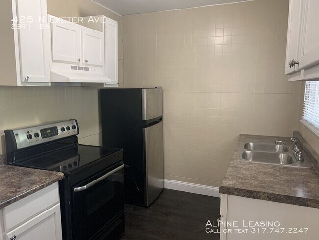 Foto del edificio - Near Westside 2BR House w/Carport!