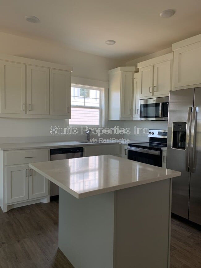 Building Photo - 223 Virginia Ave