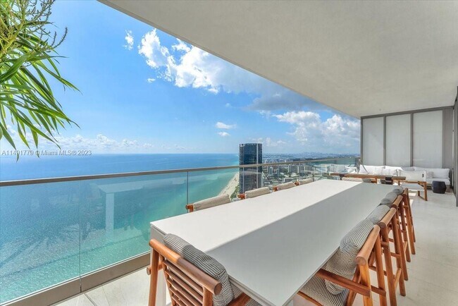 Foto del edificio - 18975 Collins Ave