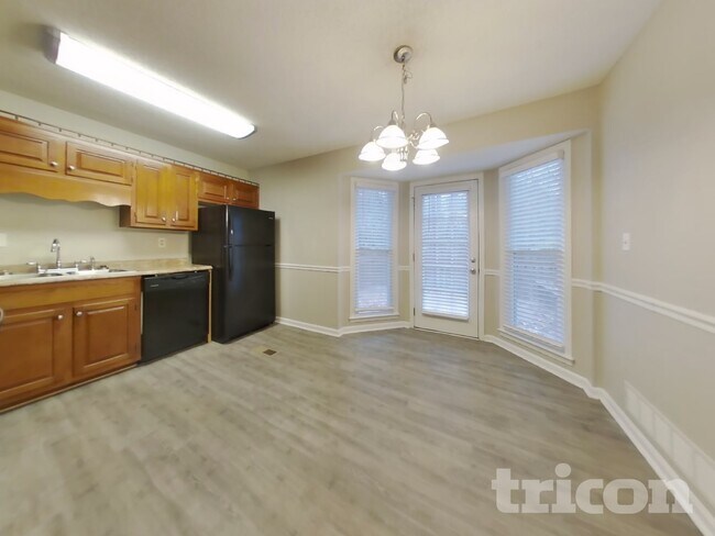 Building Photo - 296 Whitney Ln