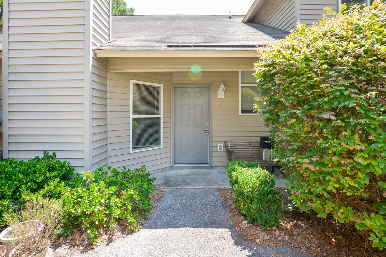 Primary Photo - West Ashley Apartment