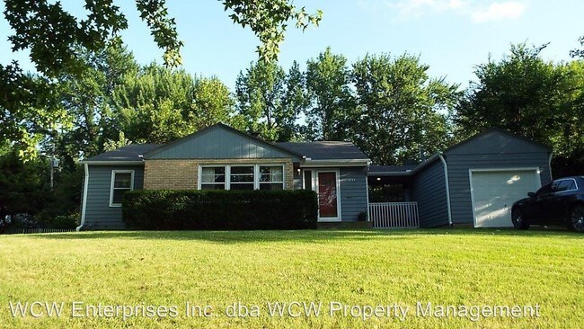 Building Photo - 3733 SW Huntoon St