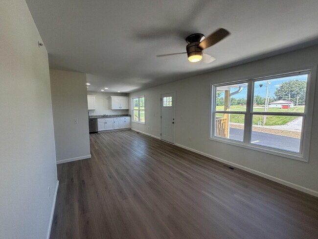 Foto del edificio - 697 Whiteaker Springs Rd