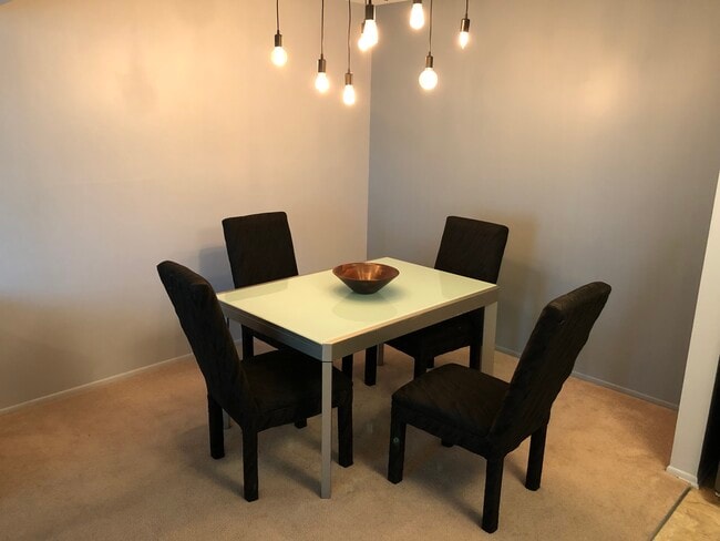 Dining area for 4 - 8328 Karam Blvd