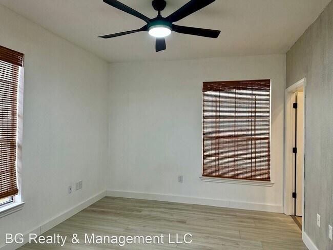 Foto del edificio - 2 br, 2 bath House - 6765 Corporate Blvd U...