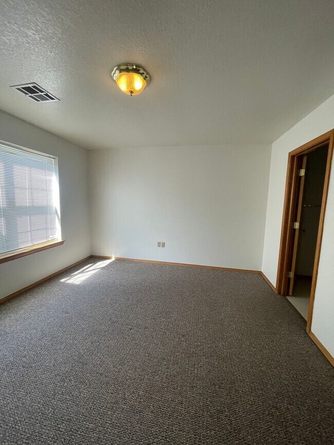 Foto del edificio - Clean & Comfortable 2 Bedroom Home in McAlester