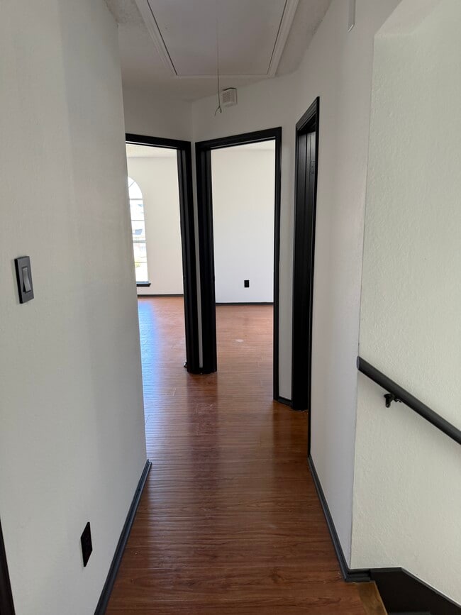 Building Photo - 5107 Whitehaven Dr