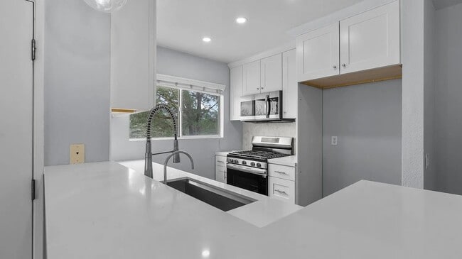 Building Photo - 24491 Valle Del Oro