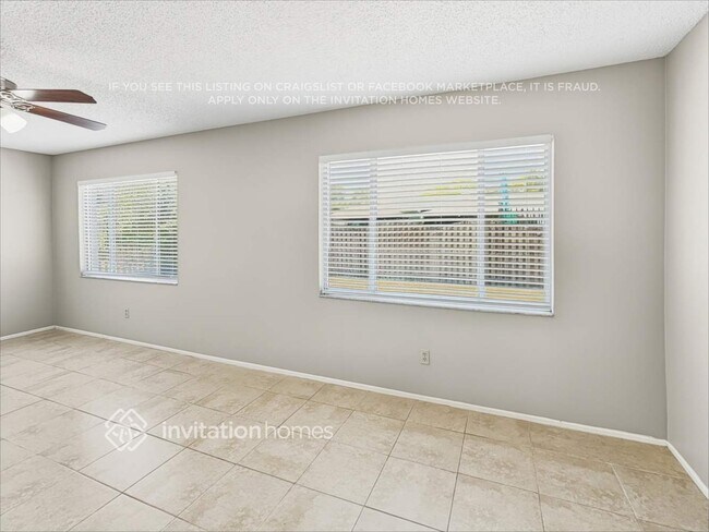 Foto del edificio - 4205 Gray Squirrel Ln