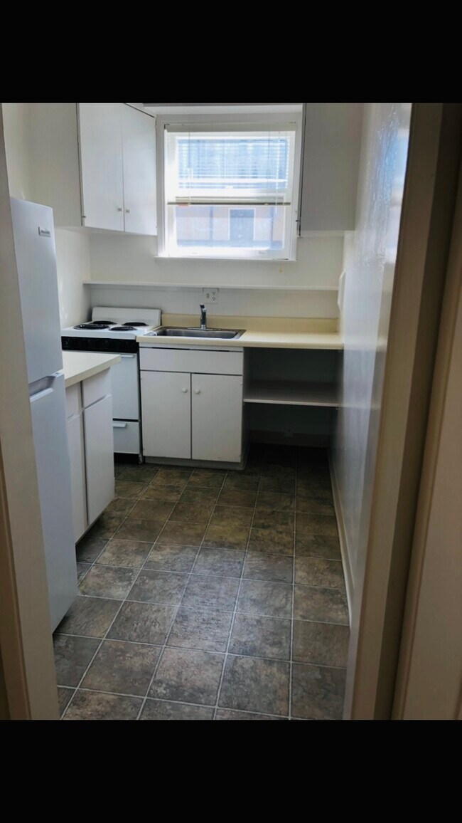 kitchen - 1791 Pine St
