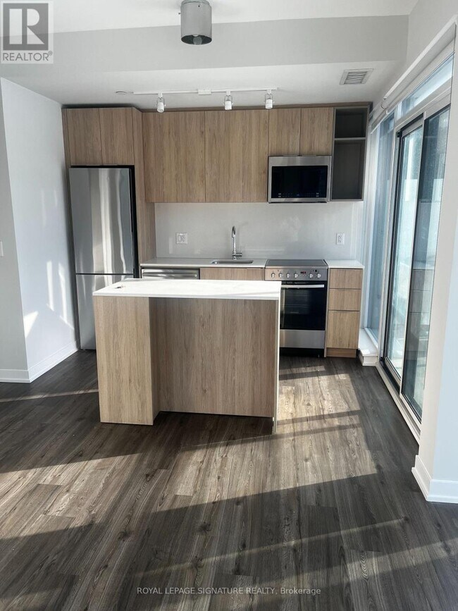 Building Photo - 25 Nicholas Ave