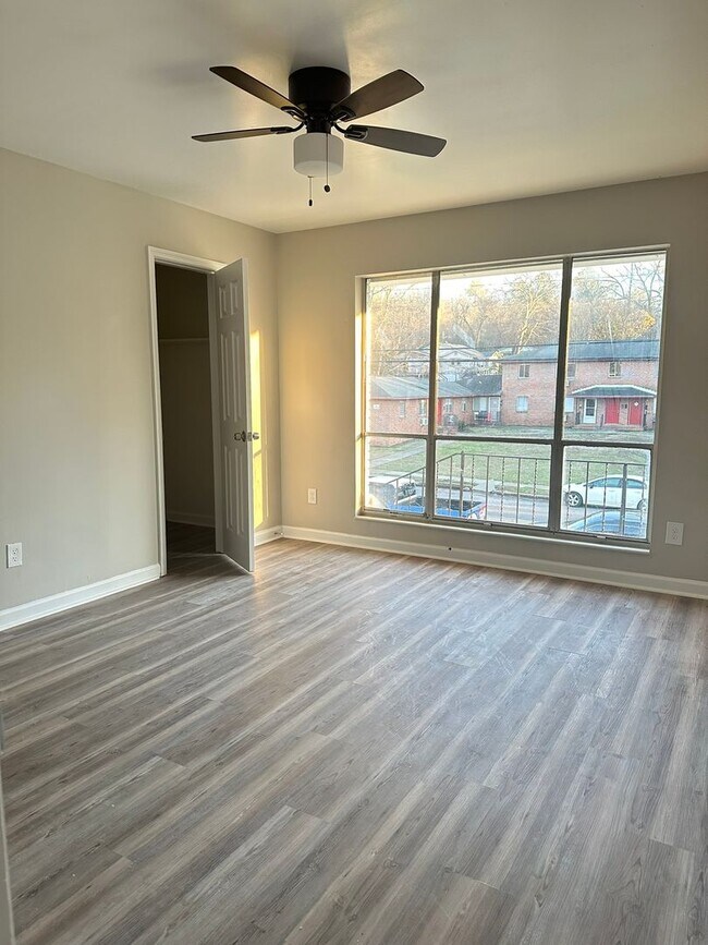 Foto del edificio - Quadplex in East Lake