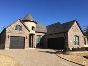 Building Photo - 700 Stevens Ct