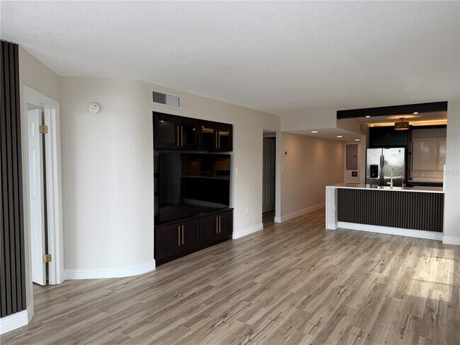 Foto del edificio - 4823 Ebbtide Ln