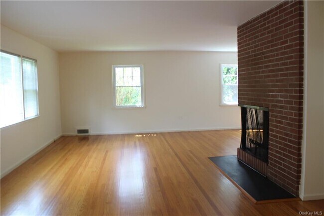 Building Photo - 26 Hix Ave
