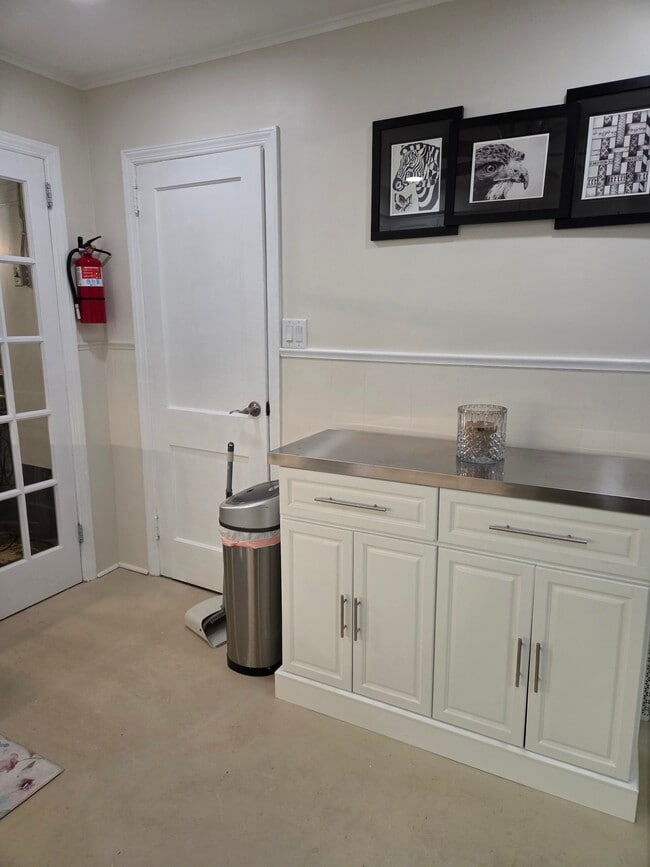 Building Photo - 240 7th Ave