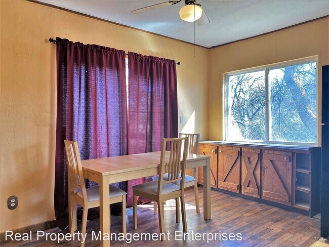 Building Photo - 3 br, 2.5 bath House - 4330 N Lindsey Ave