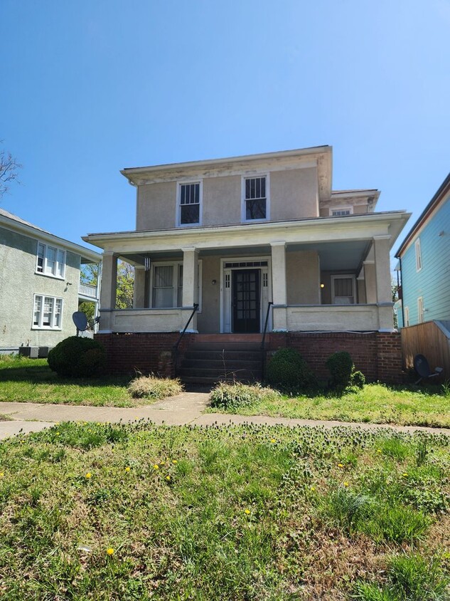 Primary Photo - Renovated 2 bed 1 bath duplex Unit-Richmon...