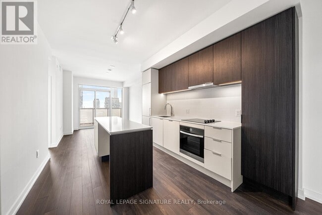 Building Photo - 89 Church St