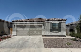 Building Photo - 2540 W La Salle St
