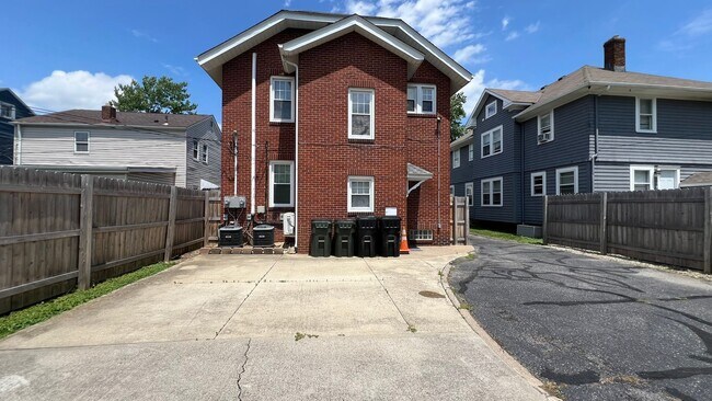 Foto del edificio - 345 Harvard Ave