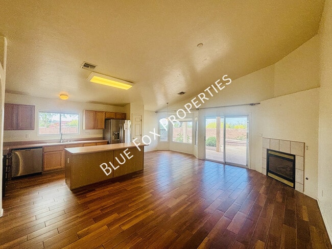Building Photo - 10451 N Calle Verano Seco