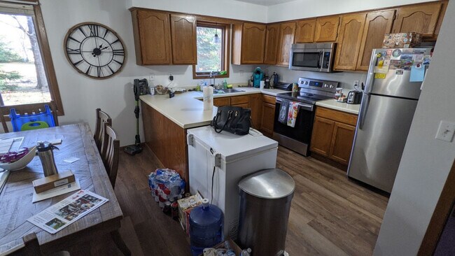 Building Photo - 1300 Lincoln