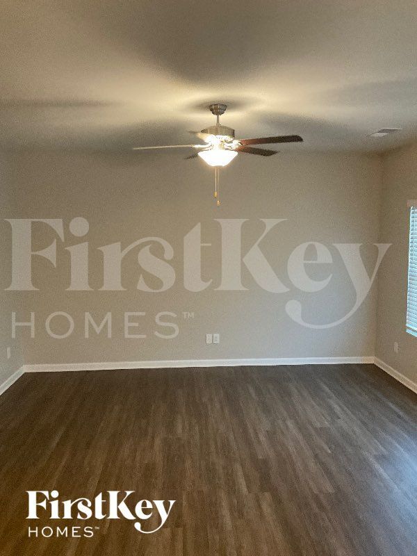 Foto del edificio - 7632 Wallace Farm Ln