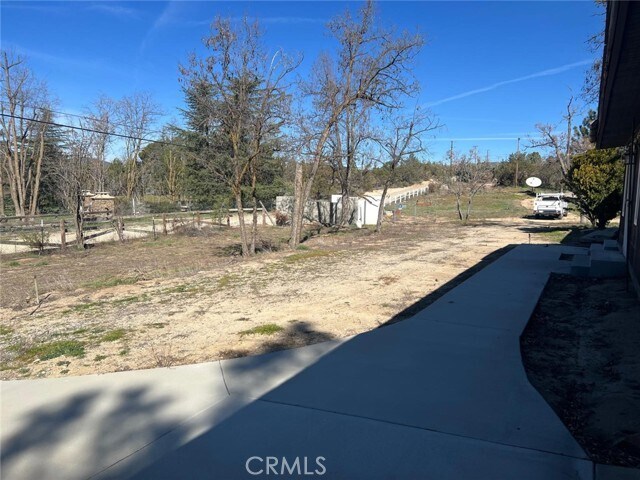 Building Photo - 38900 Howard Rd