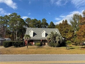 Building Photo - 207 E Maple Ave