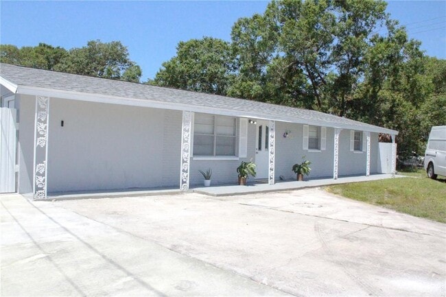 Building Photo - 7012 Center Creek Dr
