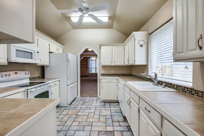 Foto del edificio - 4920 Wolf Creek Trl, Flower Mound, TX 75028