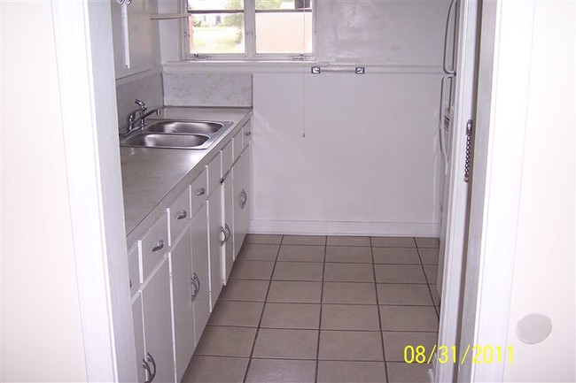 #10 KITCHEN - Jonesboro Apartments