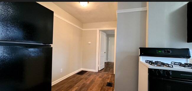 Interior Photo - 219-237 E Xenia Dr