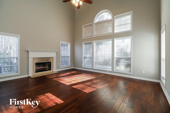 Building Photo - 107 Sweetbriar Walk