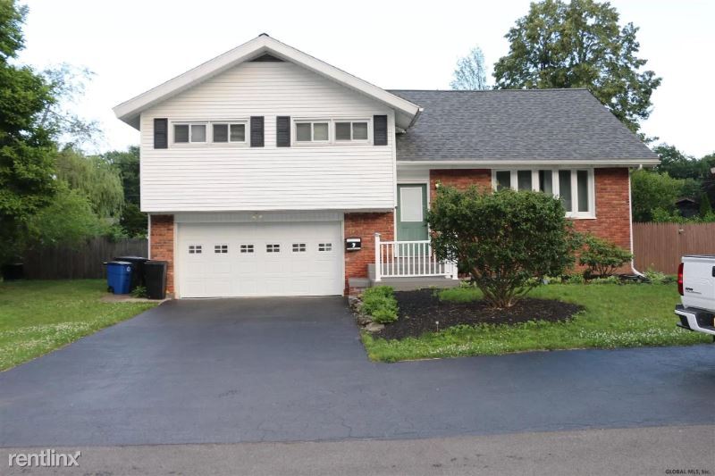 Primary Photo - 4 br, 3 bath House - 7 Hialeah Dr