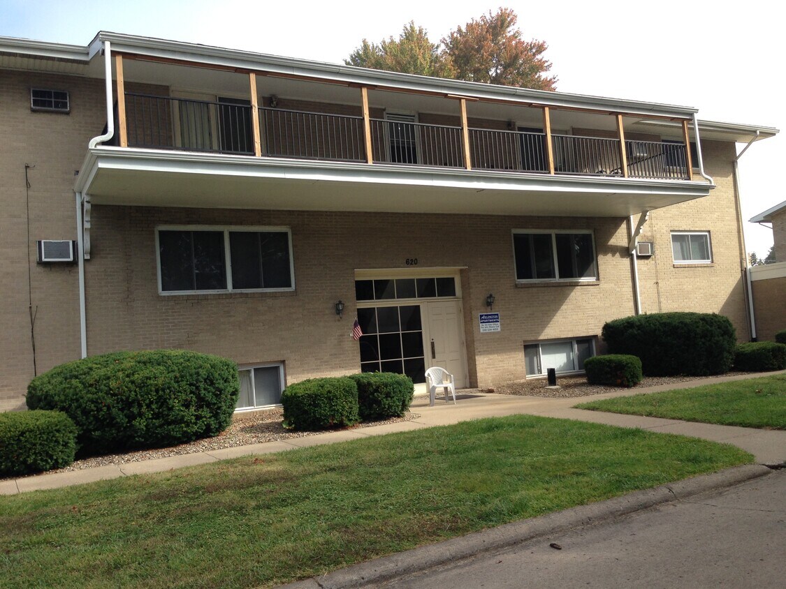 Primary Photo - 620 Arlington Dr